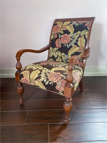 vintage floral sheratan style accent chair 