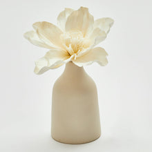 Load image into Gallery viewer, Anoq  Mana Mocha Diffuser Vase
